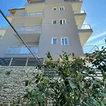 Angel Palace סרנדה