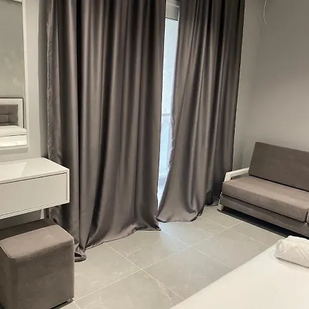 Angel Palace Hotel *