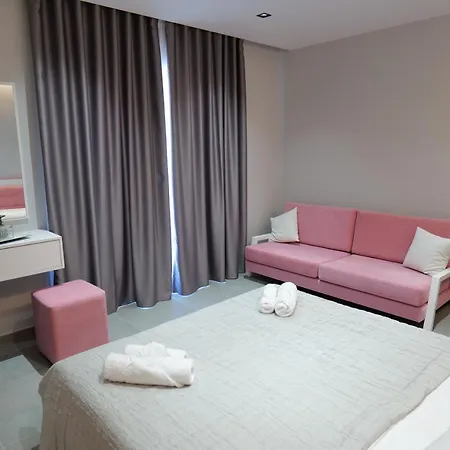 Angel Palace Hotel *